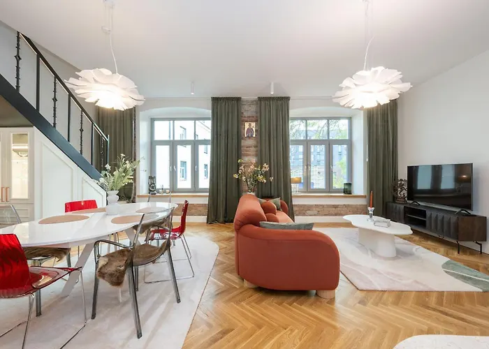 Ultra Luxury, 140m2, Sauna, Walk-in Wardrobe, Office Apartment