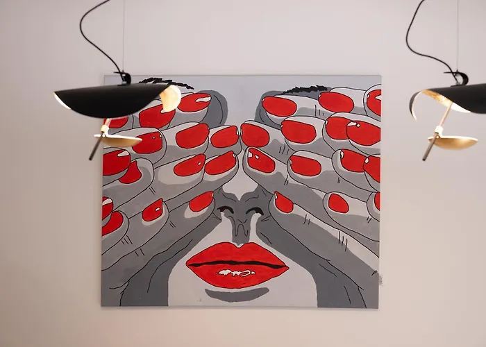 Ultra Luxury, 140m2, Sauna, Walk-in Wardrobe, Office *