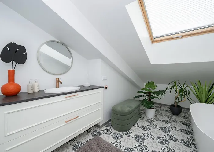 Ultra Luxury, 140m2, Sauna, Walk-in Wardrobe, Office